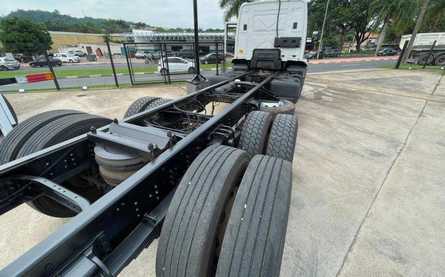 Ford Cargo 2429 na ZF Caminhões