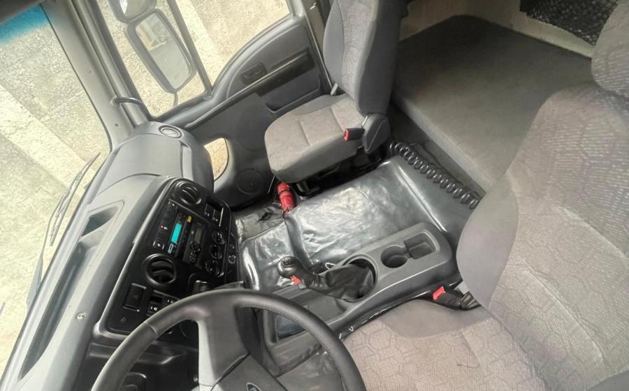 Ford Cargo 2429 na ZF Caminhões