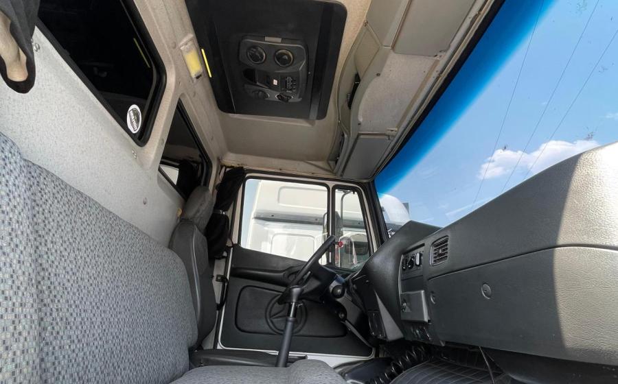 Mercedez-Bens Atron 2324 na ZF Caminhões