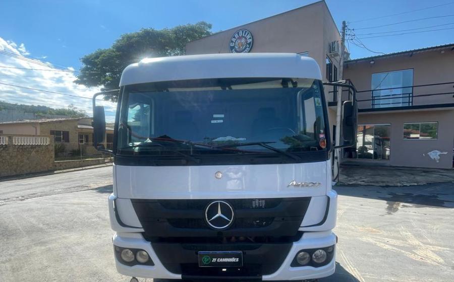Mercedez-Bens Atego 1719 na ZF Caminhões