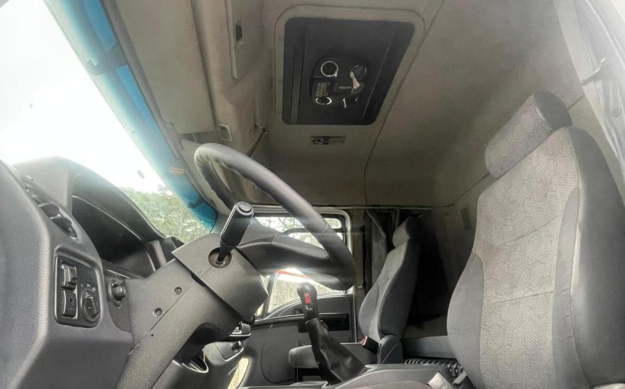 Ford Cargo 2429 na ZF Caminhões