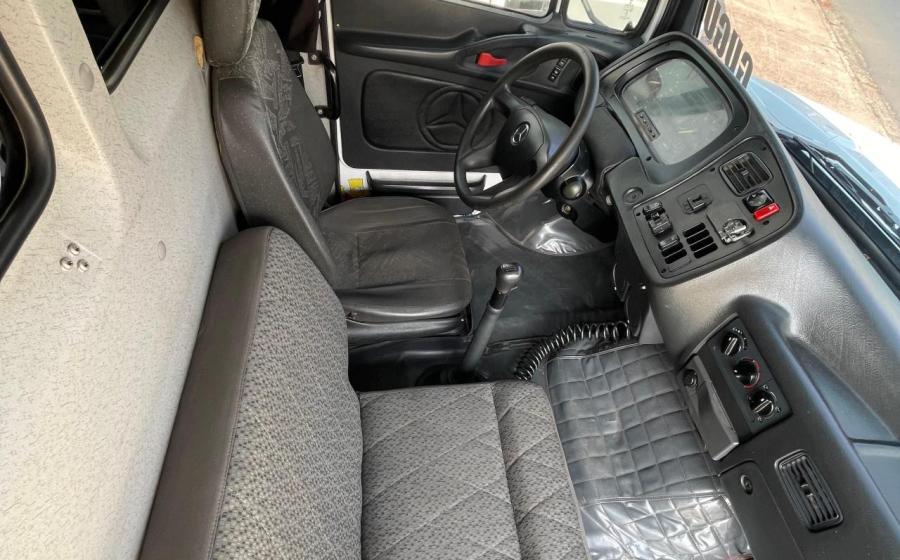 Mercedez-Bens Atron 2324 na ZF Caminhões