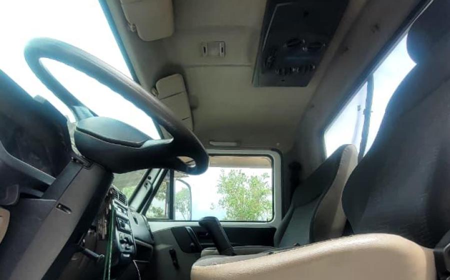 Volkswagen  8.160 na ZF Caminhões