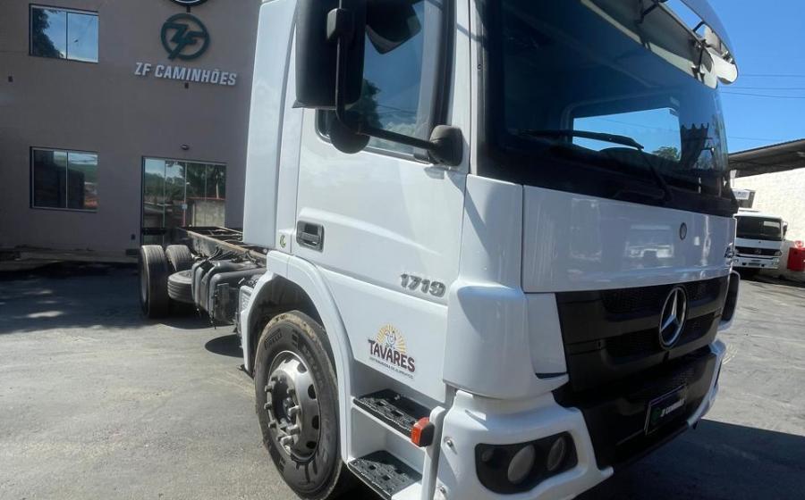 Mercedez-Bens Atego 1719 na ZF Caminhões