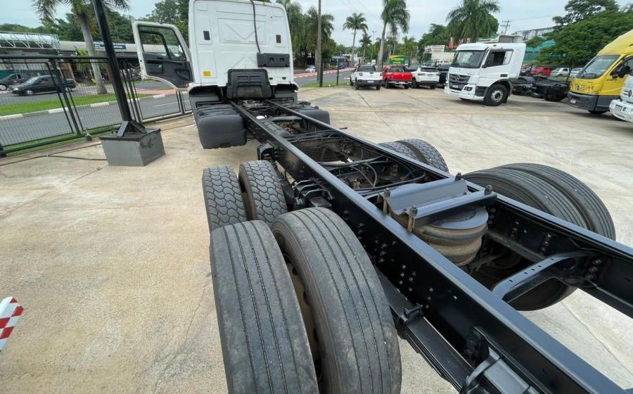 Ford Cargo 2429 na ZF Caminhões