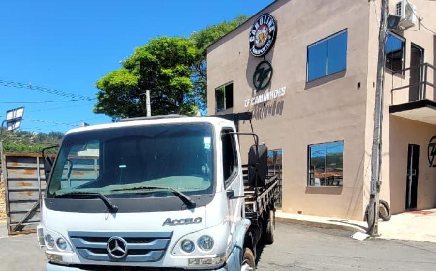 Mercedez-Bens Accelo 1016 na ZF Caminhões